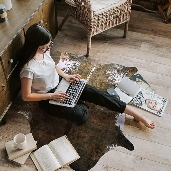 Cow Rug Area Rug Faux SIZE 43“×27” - Picture 6 of 9